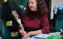 迈开腿让学长尝尝你的草莓汁